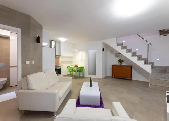 Διαμέρισμα Mama House *
