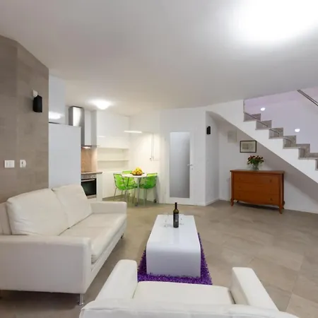 Apartament Mama House *