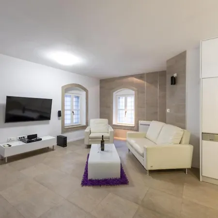 Mama House Apartment Split